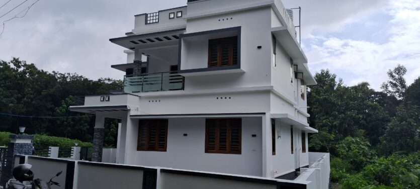 4 BHK house for sale in Pallikkara, Kochi, 2000 sqft