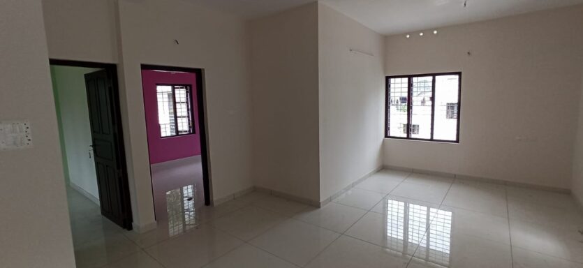 Spacious living area in 3 BHK house in Chanthavila