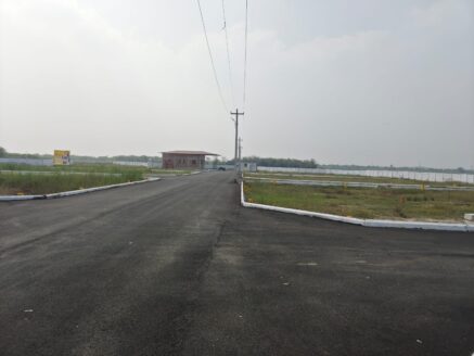 plot for sale in vandalur - prime land near railway station