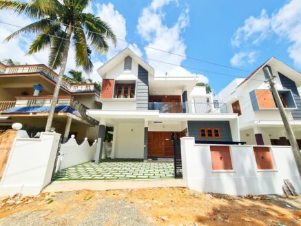 Independent villa for sale at Trivandrum Mannanthala Keraladithyapuram, 3bhk 1750 sqft 85Laks