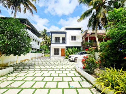 Independent villa for sale at Trivandrum Pothencodu 4bhk 2000sqft 1cr negotiable