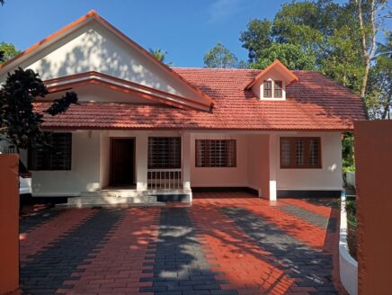 Independent House for sale in Kottayam Ettumanoor near Neendoor 4 Bedroom, 5 Bathroom, 2300 sqft 75,laks